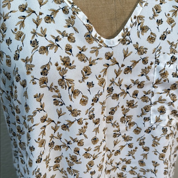 Lush Women's Large Floral Sleeveless V-Neck Top White and Brown‎ NWT - Picture 2 of 11